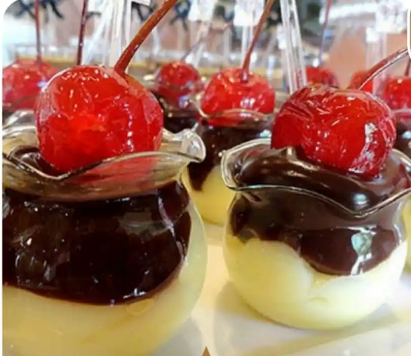 Petit Verri 2 amores — 4 leites, chocolate meio amargo e cereja